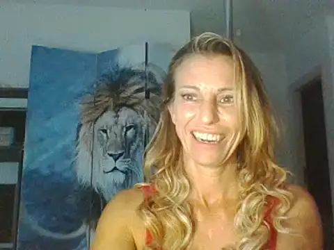 Snapshot of Strip-Nomy chatting on 10/22/25, 02:56 Strip-Nomy online show from 10/22/25, 02:56