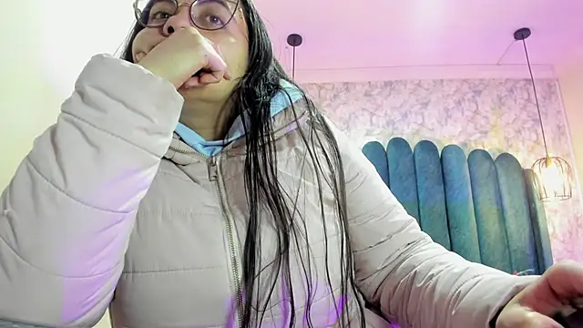 Snapshot of nalalye_cruzz_ chatting on 09/12/25, 02:00 nalalye cruzz online show from 09/12/25, 02:00