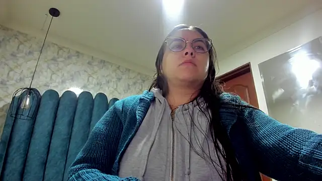 Snapshot of nalalye_cruzz_ chatting on 10/15/25, 03:17 nalalye cruzz online show from 10/15/25, 03:17