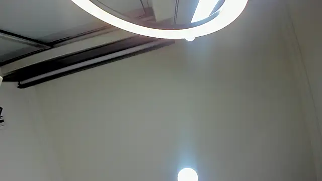 nalalye cruzz  online show from 11/15/25, 05:05