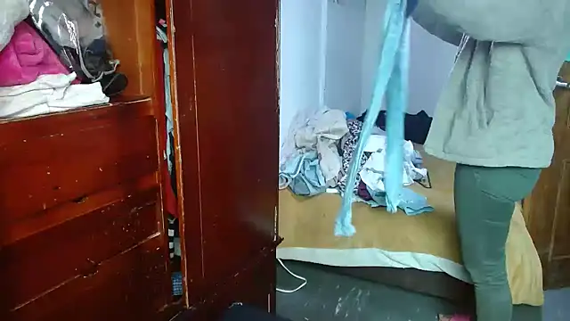 clarisse69 online show from 09/09/25, 09:58