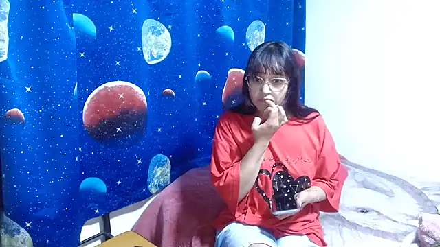 clarisse69 online show from 04/04/26, 11:57