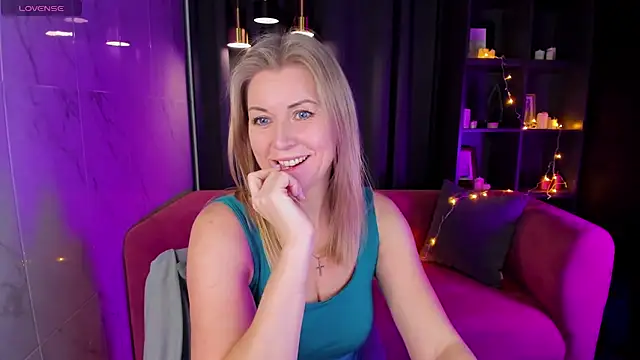 Annie Light online show from 12/27/24, 09:06