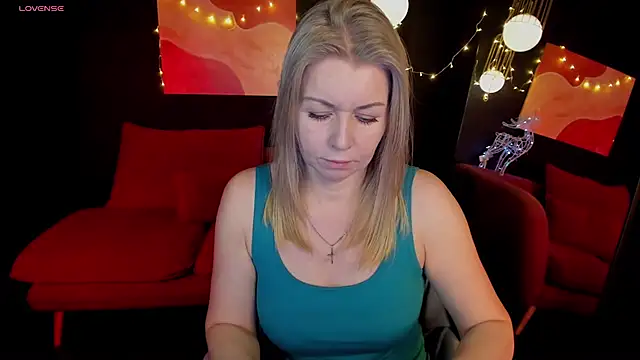 Annie Light online show from 12/28/24, 05:44