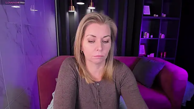 Annie Light online show from 02/25/25, 08:58