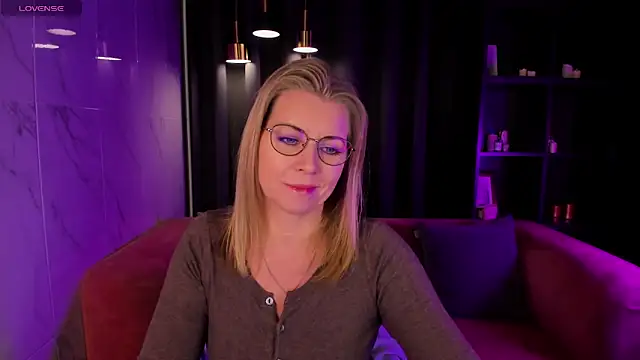 Annie Light online show from 03/09/25, 05:44