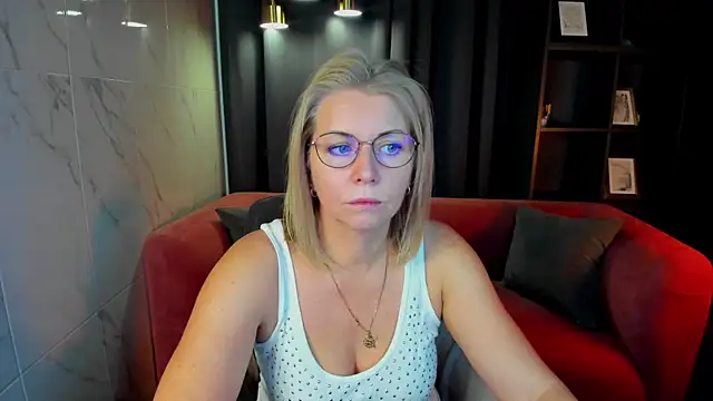 Annie Light online show from 09/25/25, 05:44