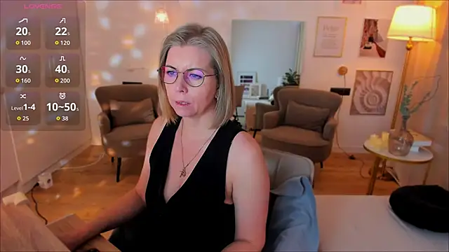 Annie Light online show from 02/25/26, 06:34