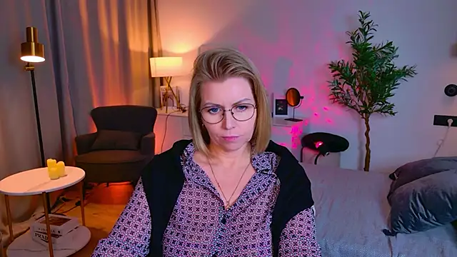 Annie Light online show from 04/25/26, 01:41