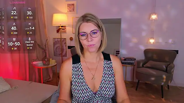 Annie Light online show from 07/27/26, 06:31