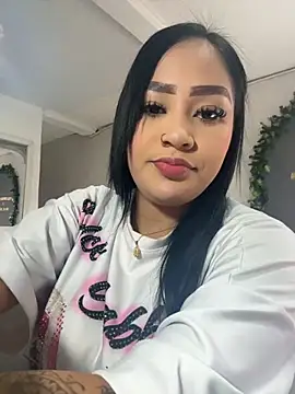 Snapshot of Luisa_Fernandaa chatting on 10/16/25, 04:08 Luisa Fernandaa online show from 10/16/25, 04:08