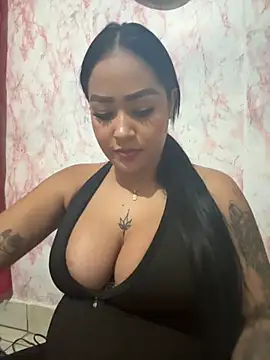 Snapshot of Luisa_Fernandaa chatting on 11/02/25, 12:57 Luisa Fernandaa online show from 11/02/25, 12:57