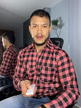 ARON TAYLER01 online show from 01/24/25, 12:41