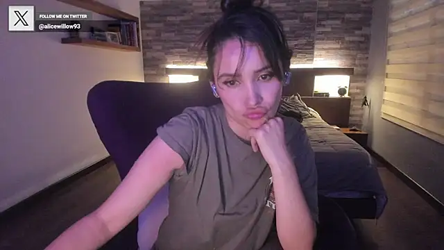 alicewilloww online show from 10/01/25, 11:00