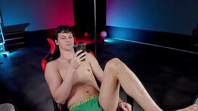 dirty-boss online show from 04/19/26, 05:45