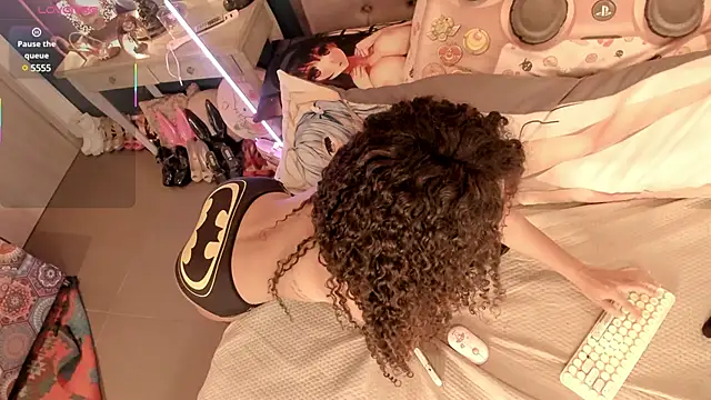 Snapshot of Orianna_reed_ chatting on 02/25/25, 02:44 Orianna reed online show from 02/25/25, 02:44