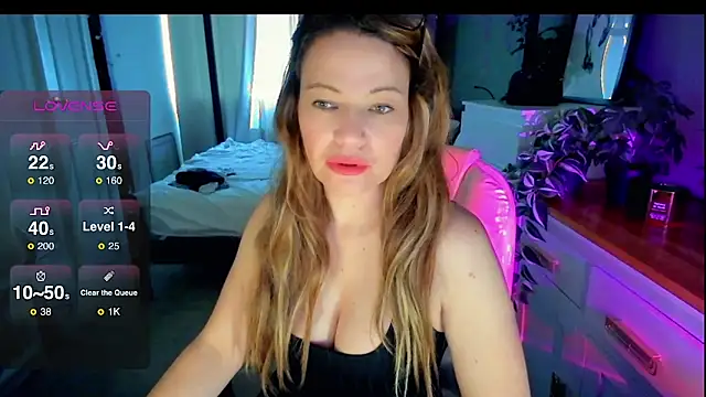 Brit Housewife online show from 02/25/26, 04:49