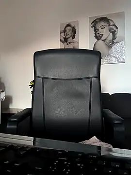 Ladykaos online show from 09/27/25, 03:39