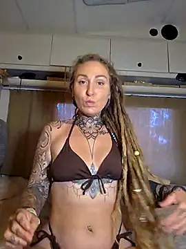 Snapshot of Mira-Grey89 chatting on 07/04/26, 03:18 Mira-Grey89 online show from 07/04/26, 03:18