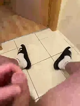 Snapshot of Cozqhh chatting on 02/12/26, 02:12 Cozqhh online show from 02/12/26, 02:12