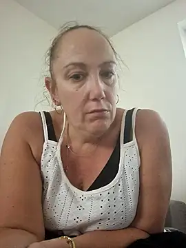 Wisie Cutie online show from 09/29/25, 02:33