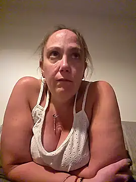 Wisie Cutie online show from 04/13/26, 09:31