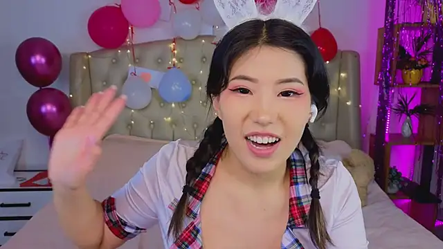 Snapshot of Wendy__Hills chatting on 02/13/25, 04:07 Wendy Hills online show from 02/13/25, 04:07