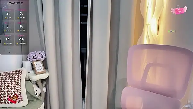 Snapshot of Mandy-- chatting on 09/13/25, 12:05 Mandy-- online show from 09/13/25, 12:05