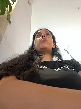 Snapshot of Annya-sweet chatting on 02/04/25, 06:17 Annya-sweet online show from 02/04/25, 06:17