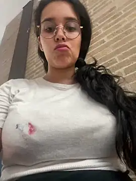 Snapshot of Annya-sweet chatting on 02/05/25, 10:12 Annya-sweet online show from 02/05/25, 10:12