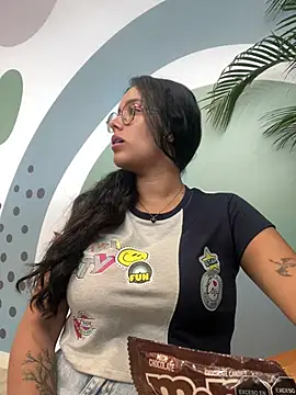 Snapshot of Annya-sweet chatting on 02/11/25, 02:46 Annya-sweet online show from 02/11/25, 02:46