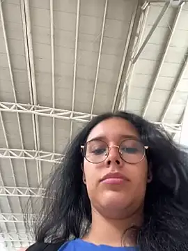 Snapshot of Annya-sweet chatting on 03/05/25, 03:51 Annya-sweet online show from 03/05/25, 03:51