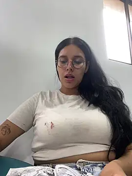 Snapshot of Annya-sweet chatting on 03/13/25, 02:55 Annya-sweet online show from 03/13/25, 02:55