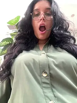 Snapshot of Annya-sweet chatting on 03/15/25, 02:23 Annya-sweet online show from 03/15/25, 02:23