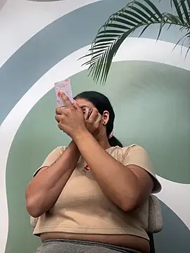 Snapshot of Annya-sweet chatting on 03/17/25, 02:23 Annya-sweet online show from 03/17/25, 02:23