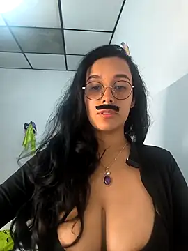 Snapshot of Annya-sweet chatting on 10/14/25, 01:34 Annya-sweet online show from 10/14/25, 01:34