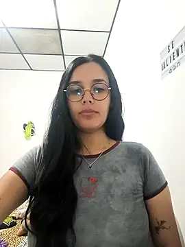 Snapshot of Annya-sweet chatting on 10/27/25, 03:27 Annya-sweet online show from 10/27/25, 03:27