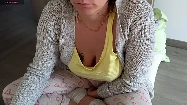 Claraxxxxx online show from 12/16/24, 12:16