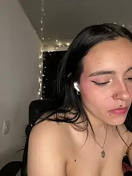 Snapshot of salome_polaniiee chatting on 02/19/25, 05:05 salome polaniiee online show from 02/19/25, 05:05