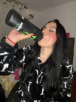 salome polaniiee online show from 04/21/26, 05:36