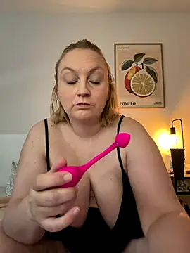 BBW Nora online show from 12/02/25, 09:03