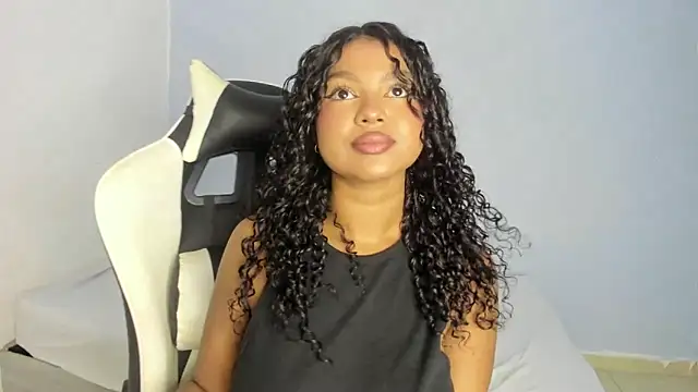 chloe ebony  online show from 01/11/25, 08:54