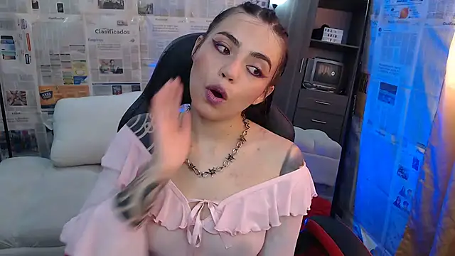 Snapshot of i_am_nina_ chatting on 10/08/25, 07:11 i am nina online show from 10/08/25, 07:11