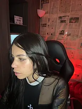 i am nina  online show from 04/03/26, 03:15