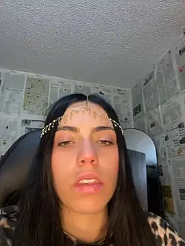 Snapshot of i_am_nina_ chatting on 05/16/26, 02:19 i am nina online show from 05/16/26, 02:19
