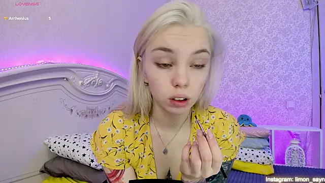 Snapshot of LillyMoure_ chatting on 02/15/25, 12:15 LillyMoure  online show from 02/15/25, 12:15