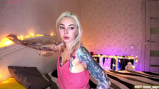 LillyMoure  online show from 02/14/26, 10:50