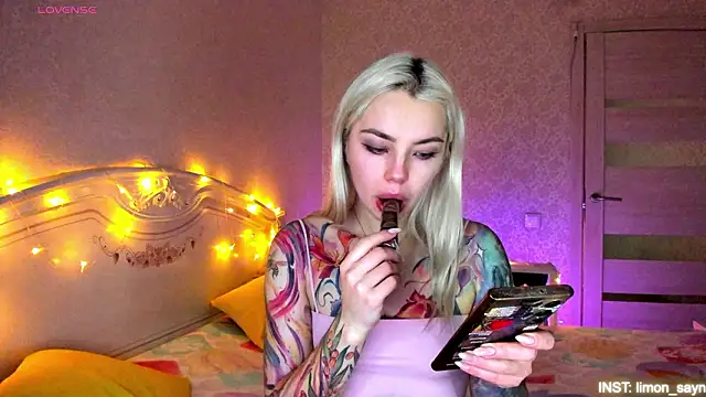 LillyMoure  online show from 03/09/26, 11:31