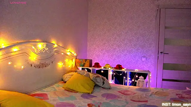 LillyMoure  online show from 03/18/26, 11:19