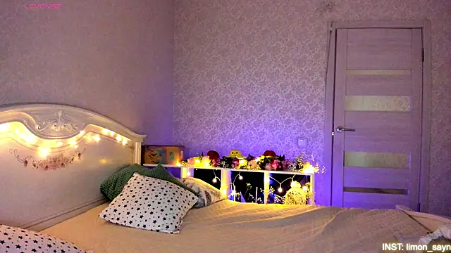 Snapshot of LillyMoure_ chatting on 06/01/26, 11:39 LillyMoure online show from 06/01/26, 11:39